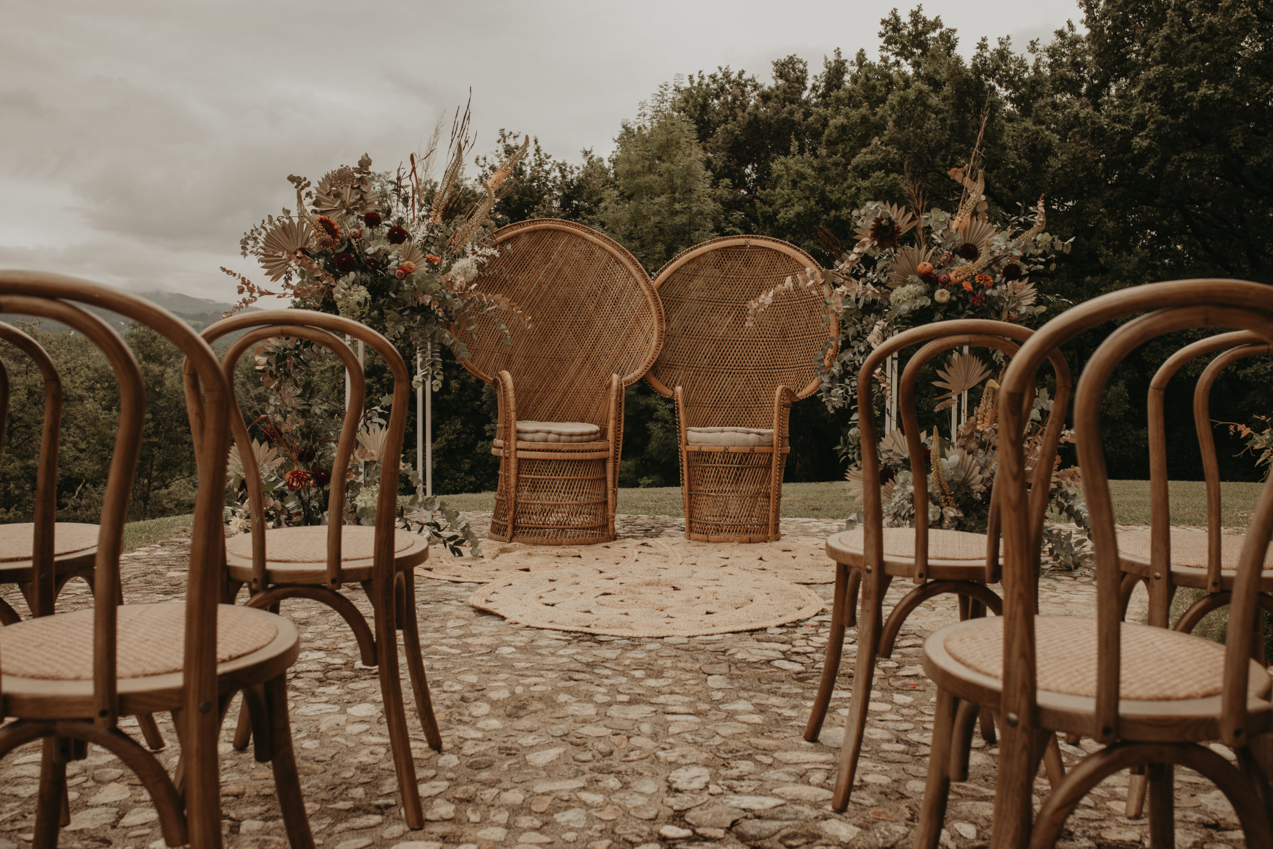 Altar de una ceremonia en el exterior