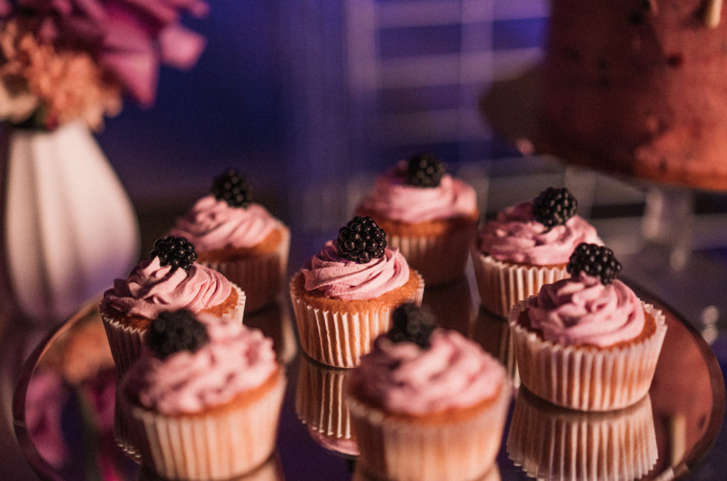 Mini muffins para una mesa dulce en una boda