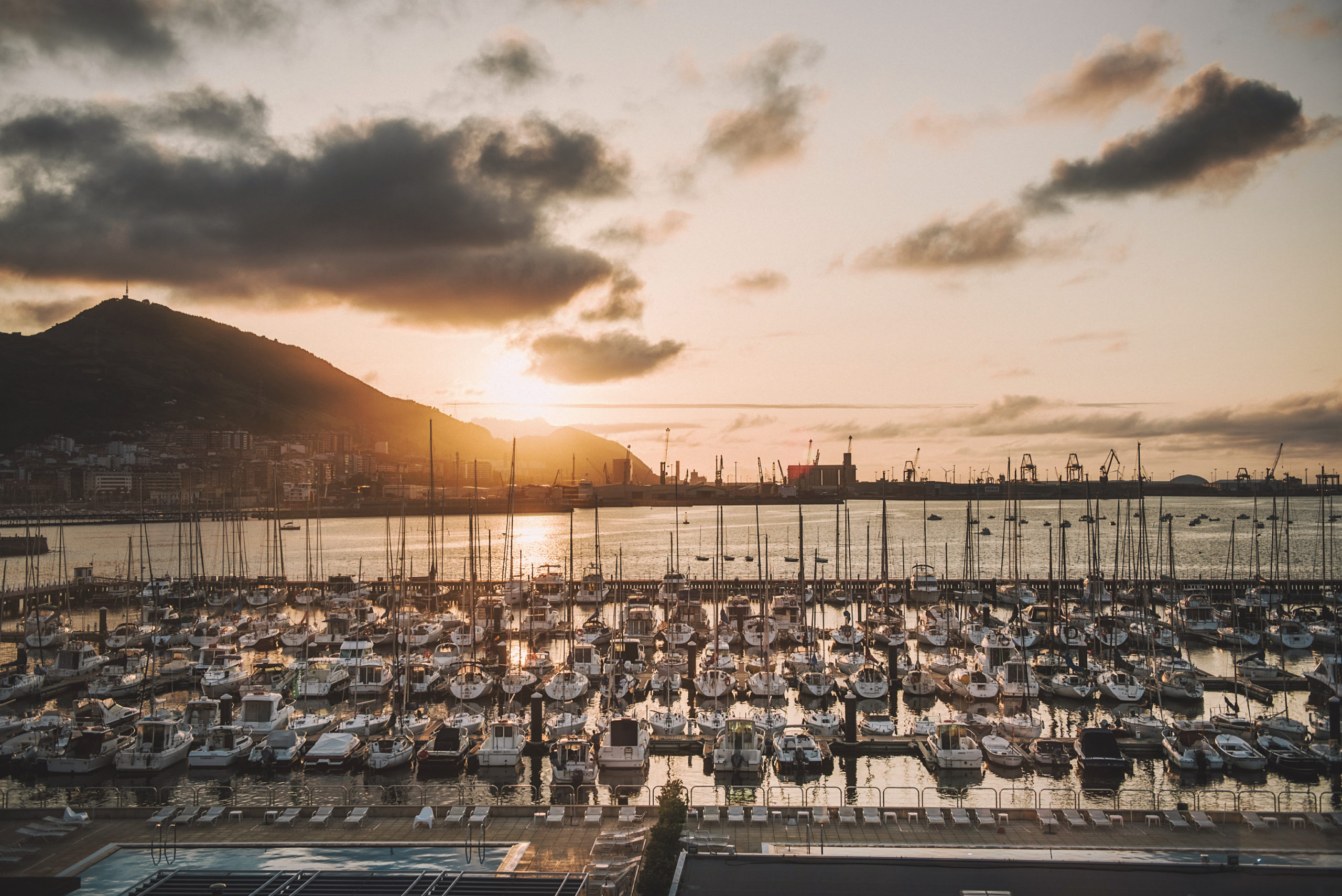 Vistas a puerto marítimo de Getxo, Bizkaia