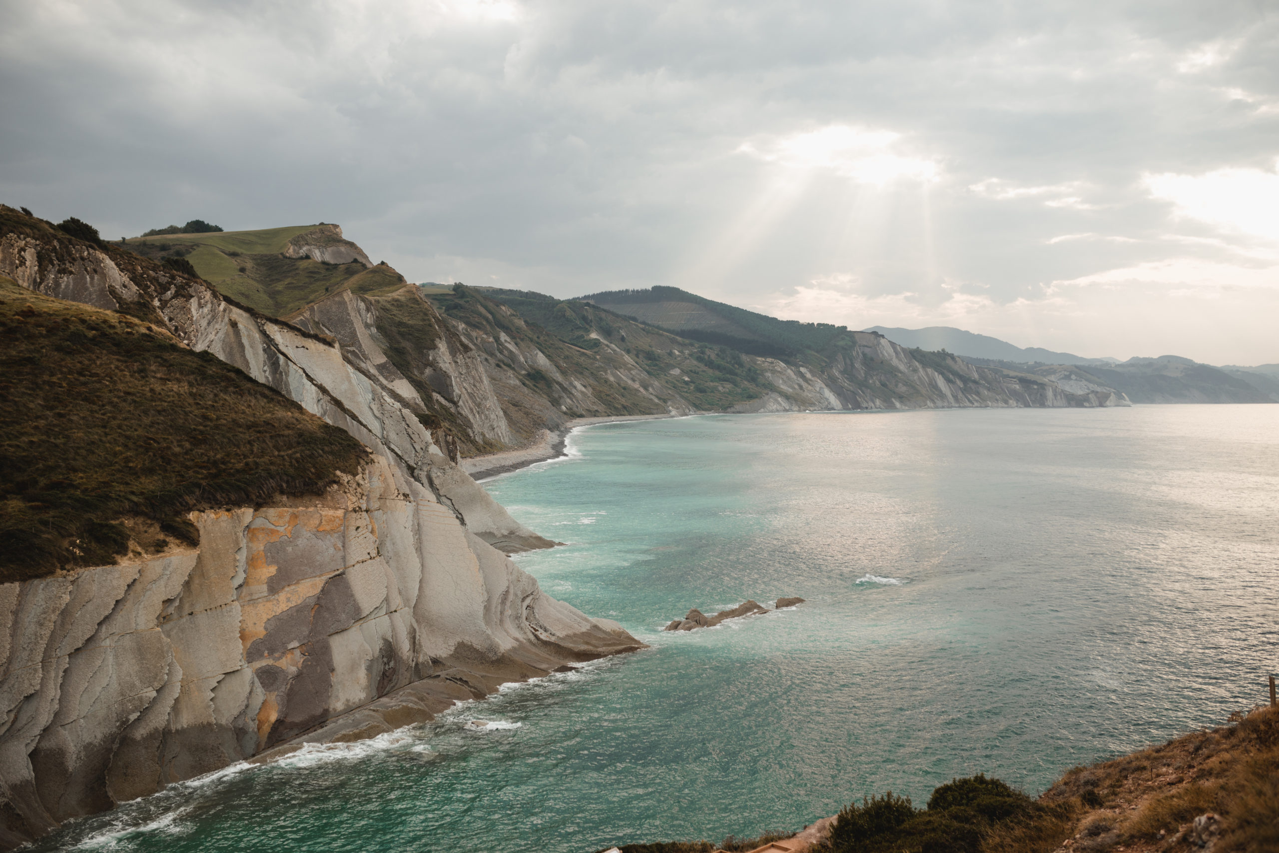 Vistas al mar desde el Flysch de Zumaia, País Vasco