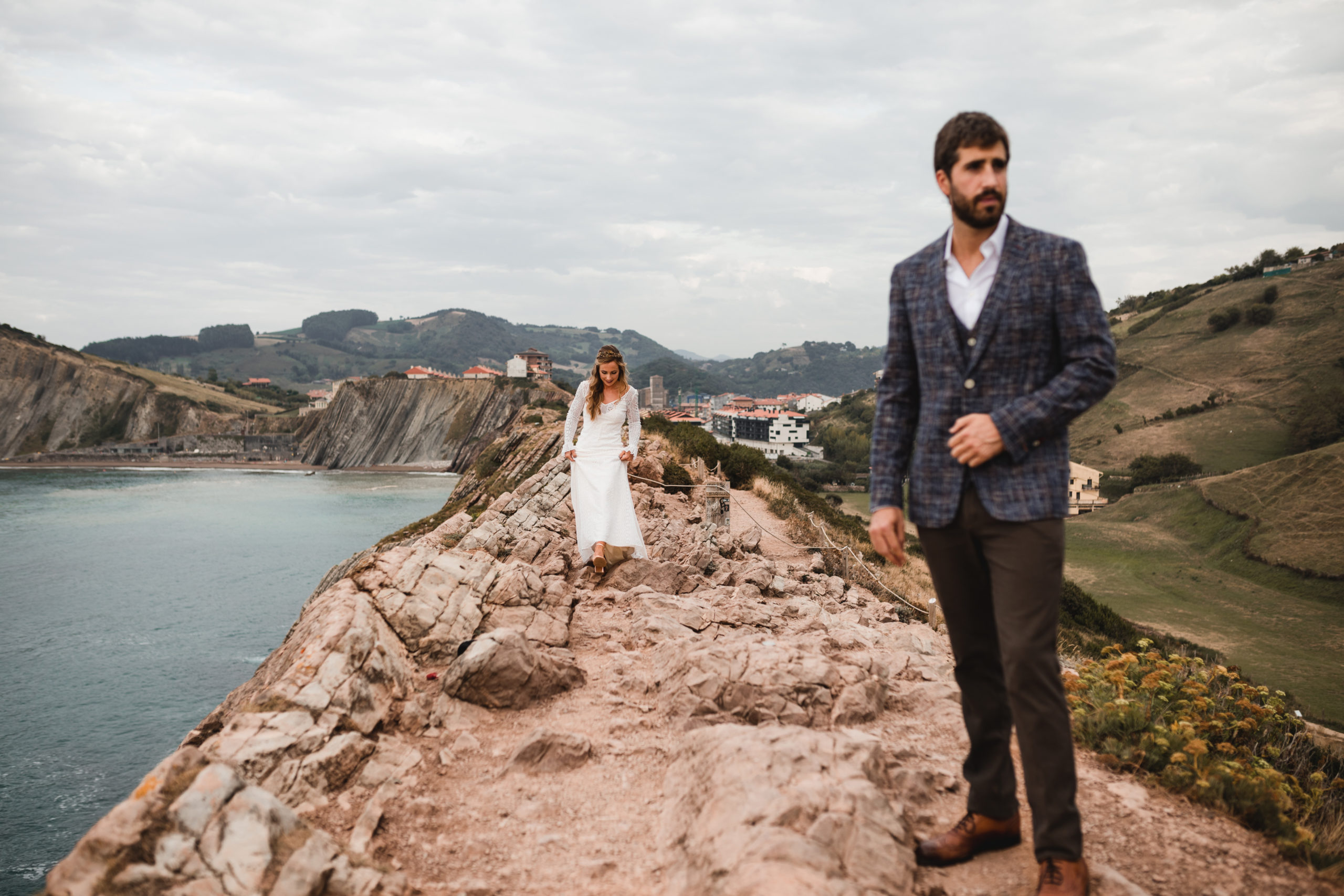 Llegada de la novia al altar en la montaña