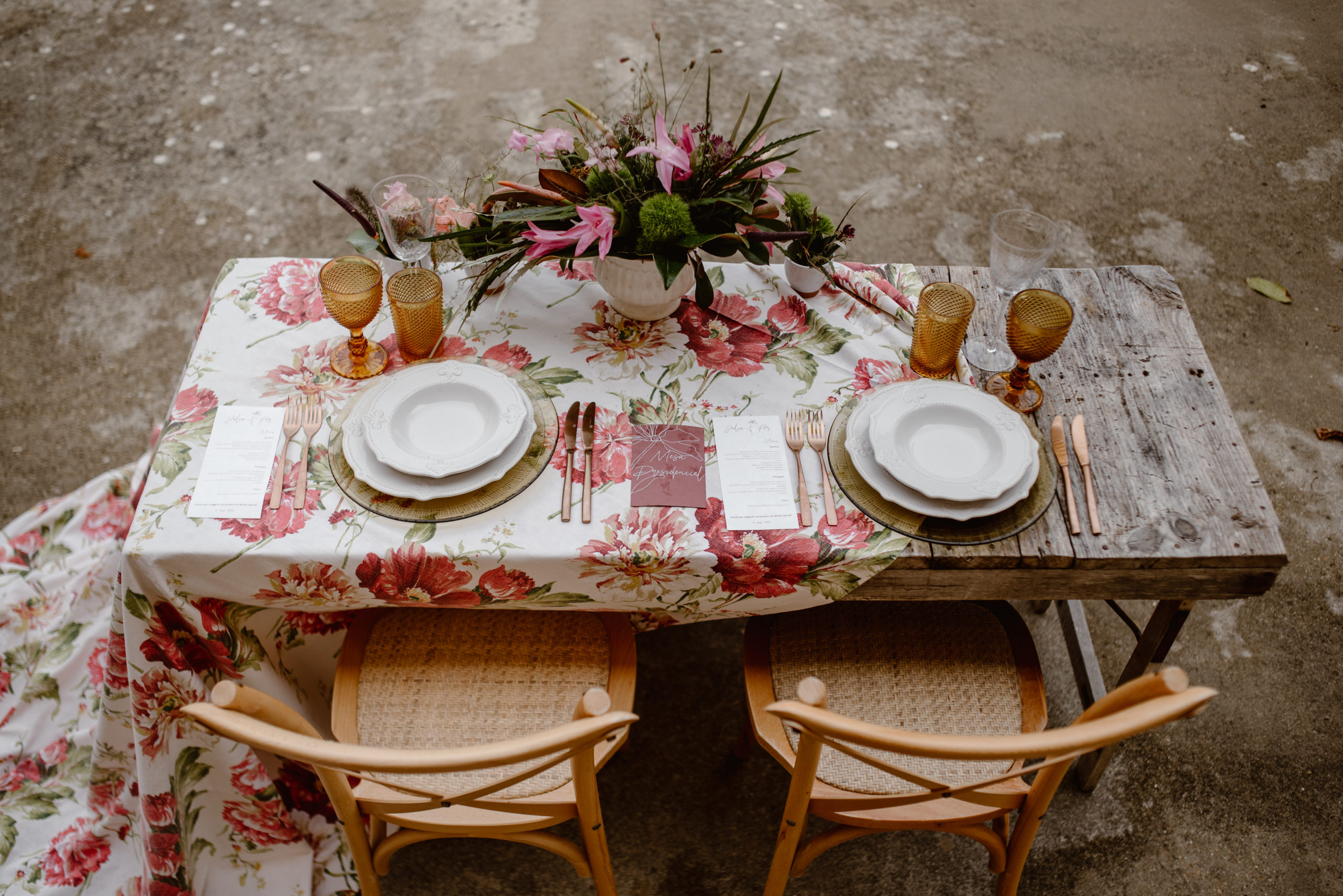 Mobiliario y menaje en alquiler para bodas nupciales