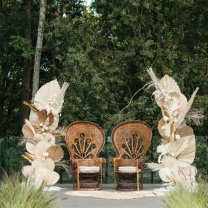 Columnas florales en secos