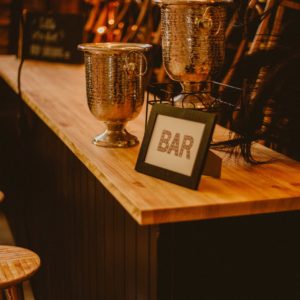 Barra de bar negra