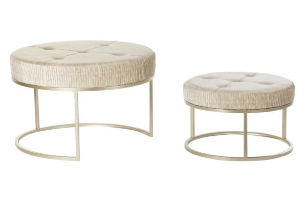 Set de taburetes beige y dorado